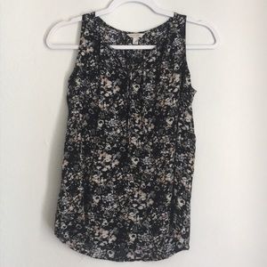 Sonoma sleeveless shirt